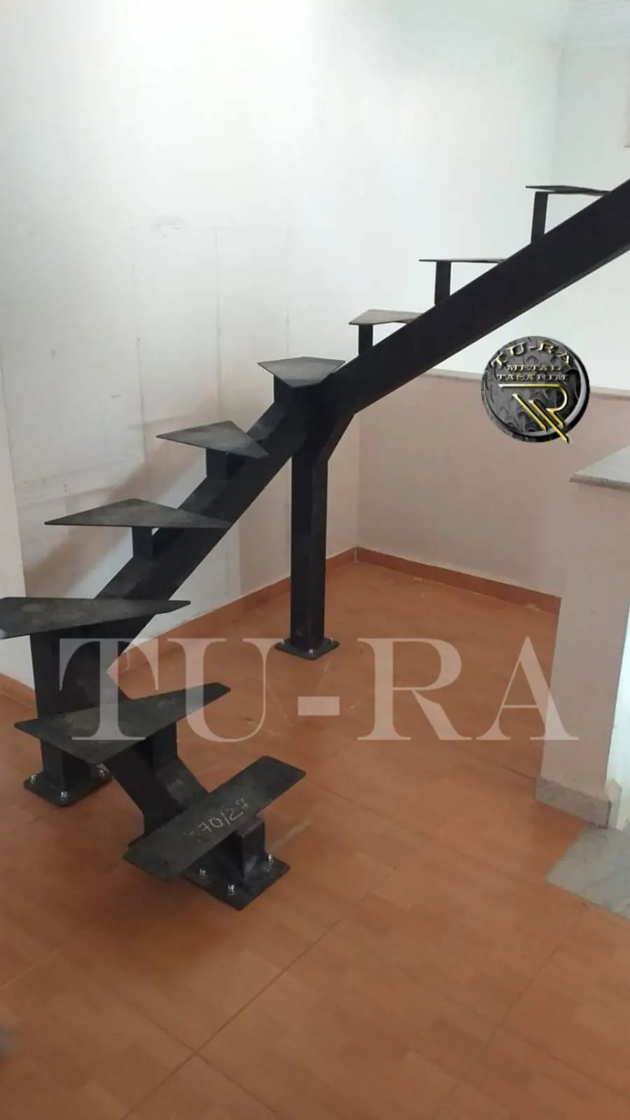 DEMİR MERDİVEN MODELLERİ