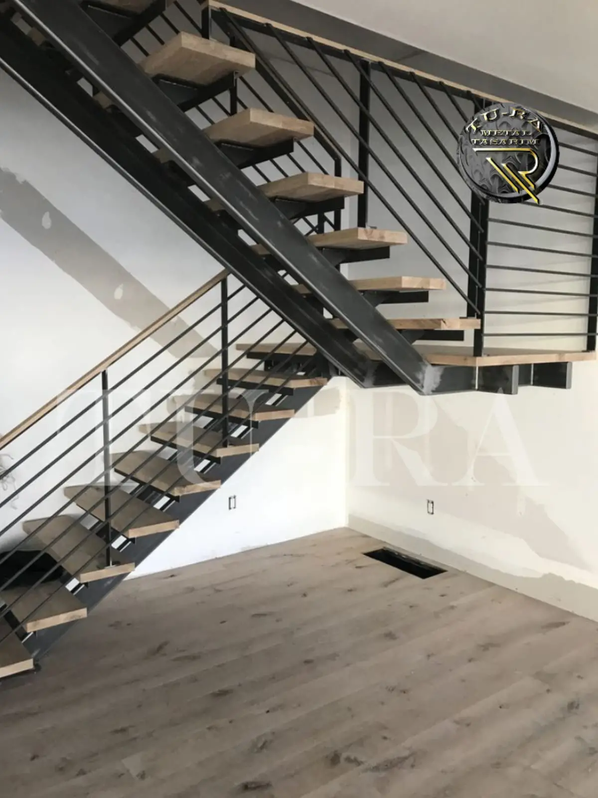 DEMİR MERDİVEN MODELLERİ