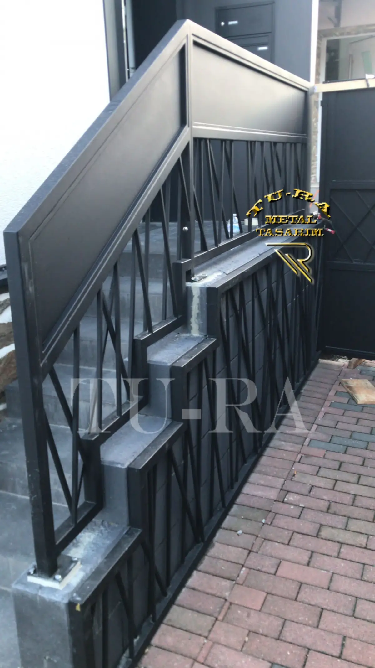 MERDİVEN KORKULUKLARI