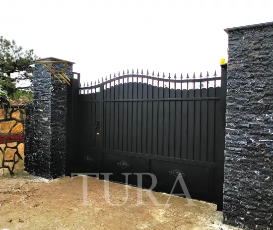 Modern villa kapıları