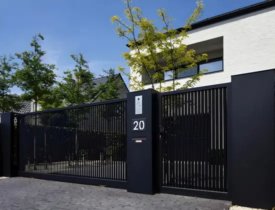 Sürgülü villa kapıları