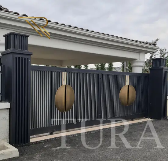 Modern villa kapıları
