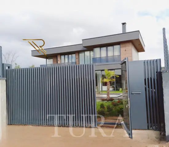 Modern villa kapıları
