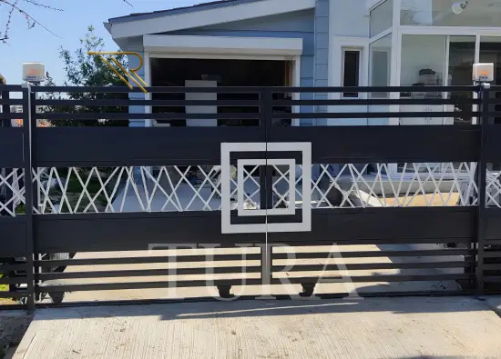 Modern villa kapıları