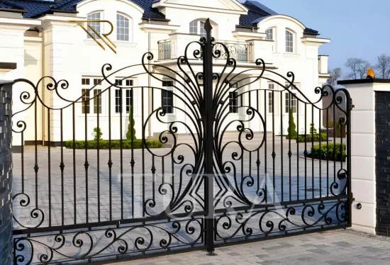 Ferforje villa kapıları