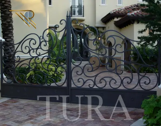 Ferforje villa kapıları