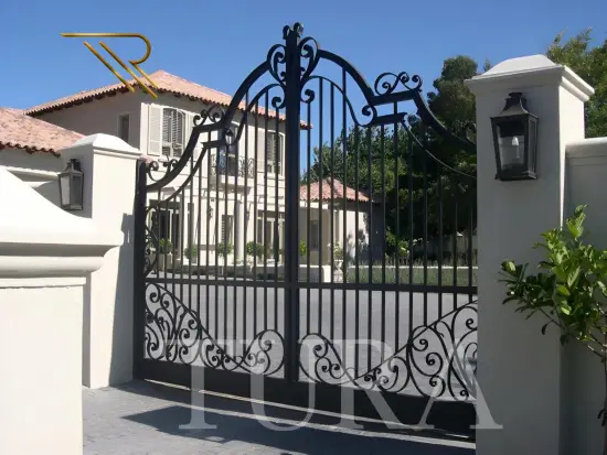 Ferforje villa kapıları