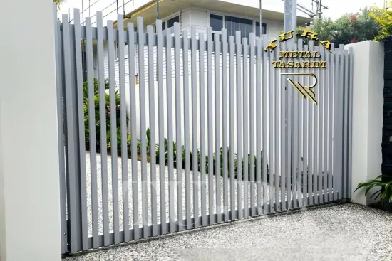 Sürgülü villa kapıları