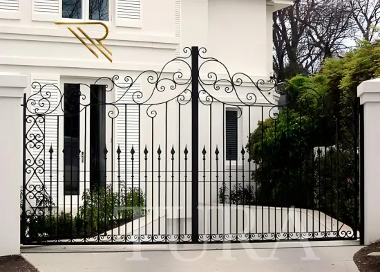 Ferforje villa kapıları