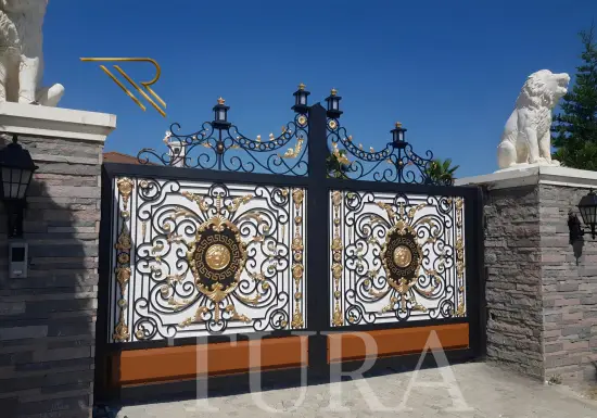 Ferforje villa kapıları