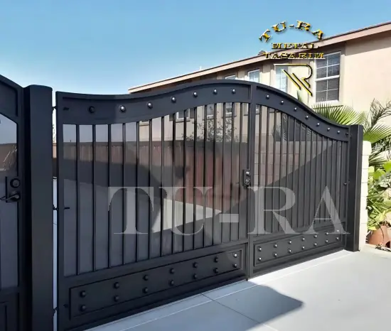 Modern villa kapıları