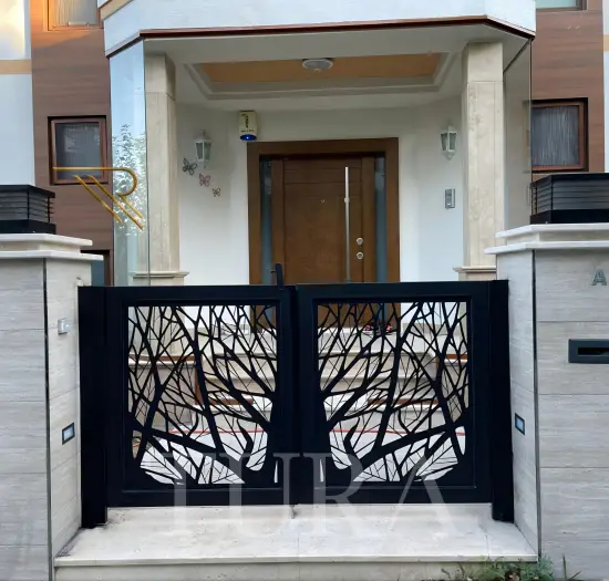 Lazer herkesin bahçe kapıları