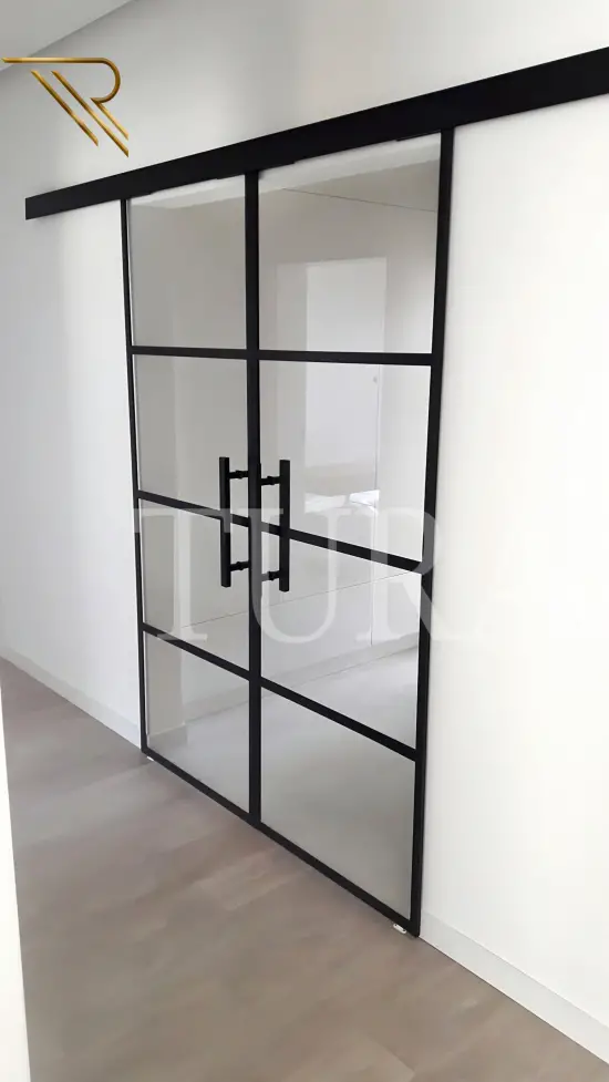 Salon kapısı