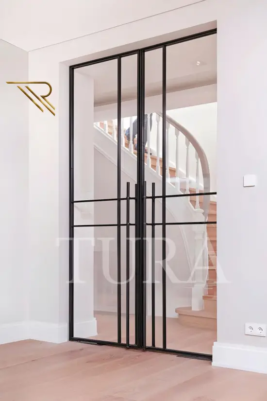 Salon kapısı