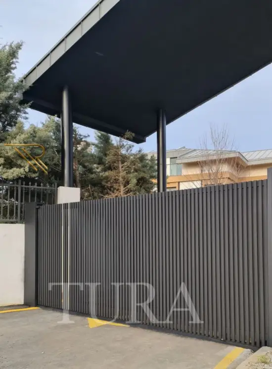 Modern villa kapıları