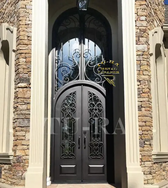 Ferforje villa kapıları