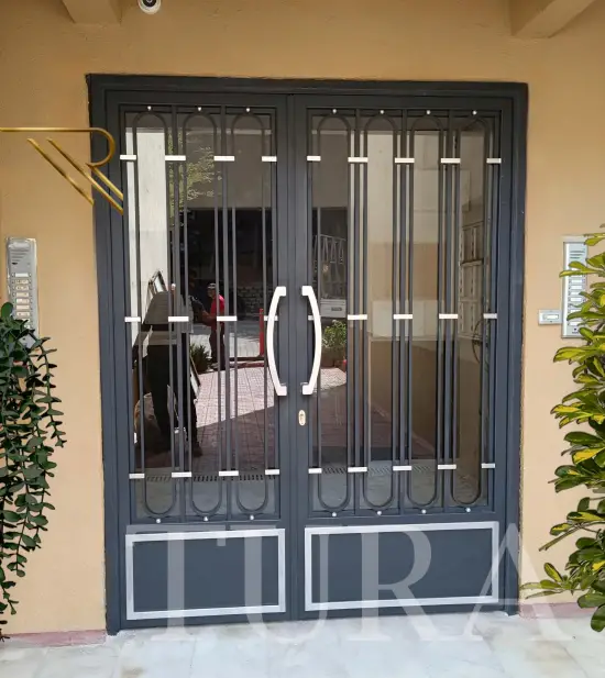 Ferforje apartman kapıları