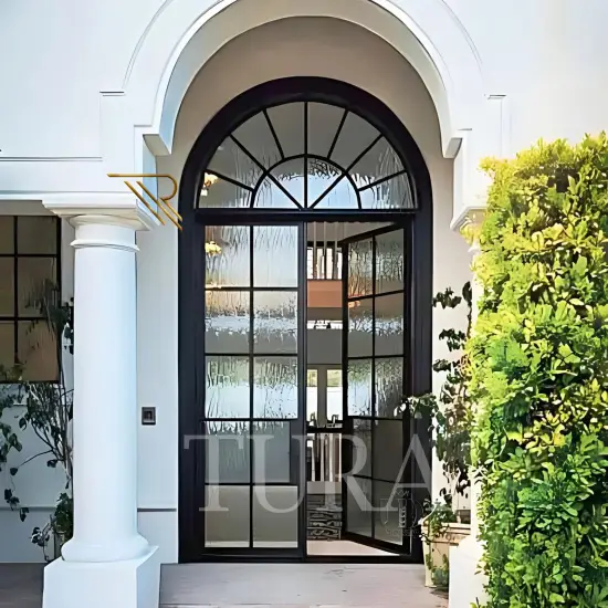 Modern bina kapıları