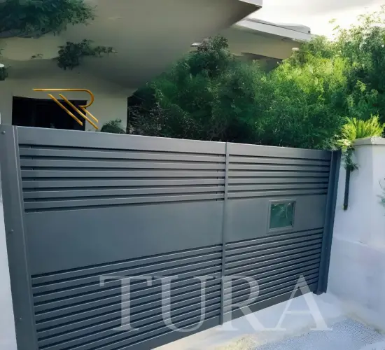 Modern villa kapıları