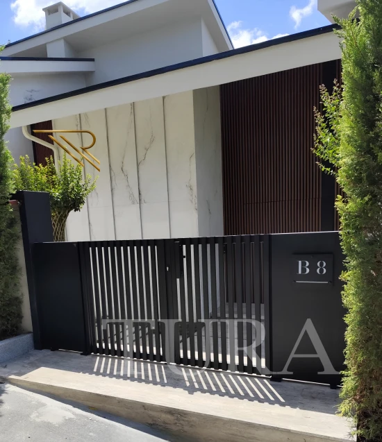 Modern villa kapıları 